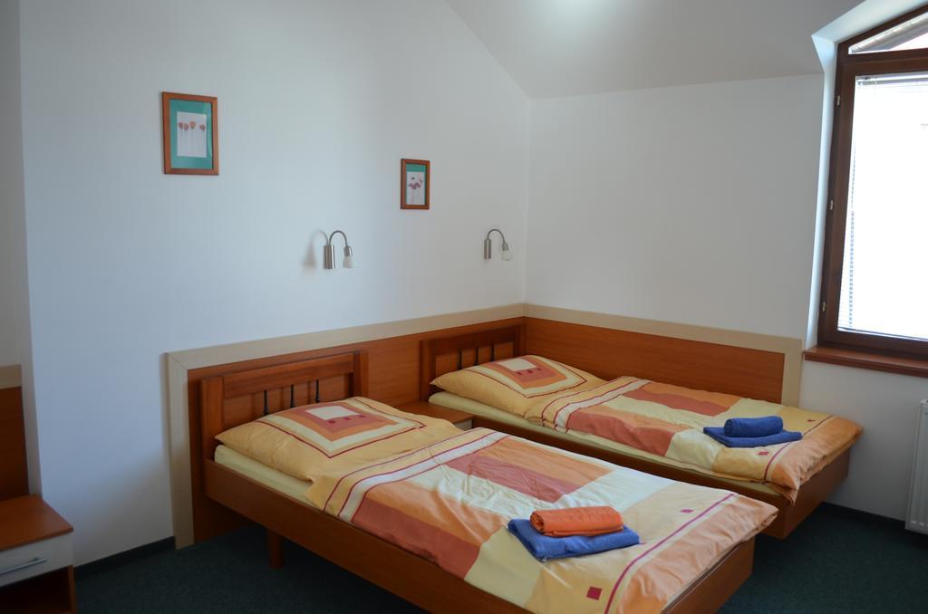 Hotel U Kapra Lázně Bělohrad Quarto foto