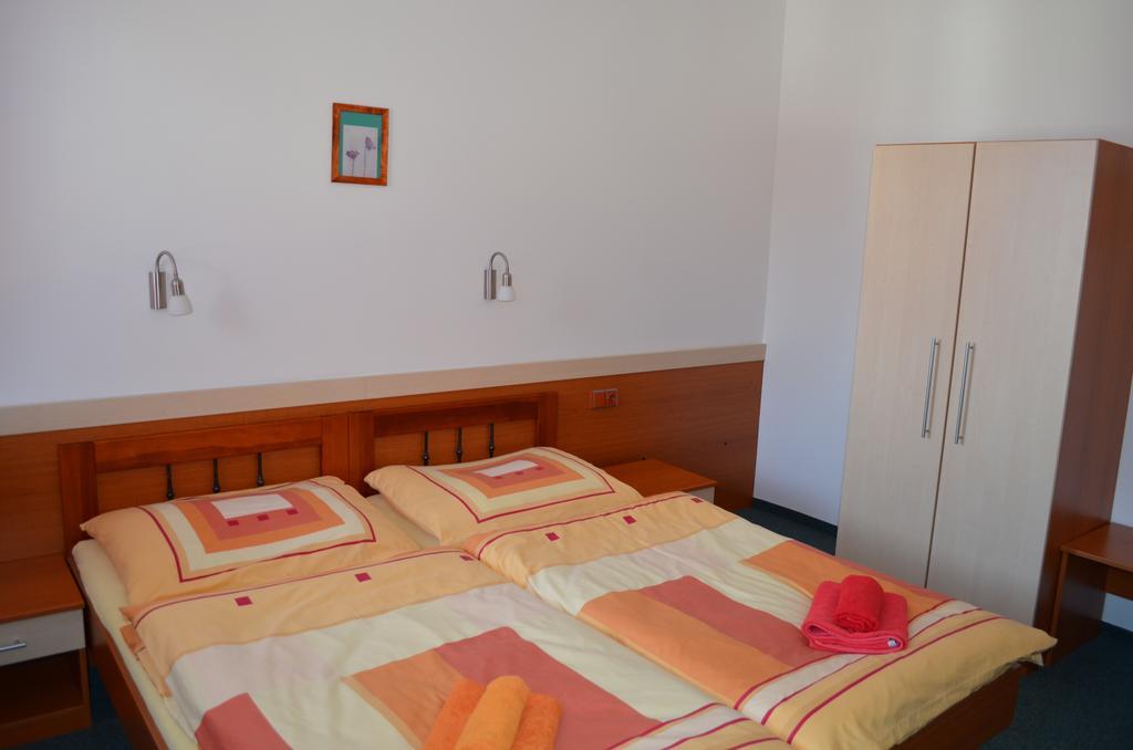 Hotel U Kapra Lázně Bělohrad Quarto foto
