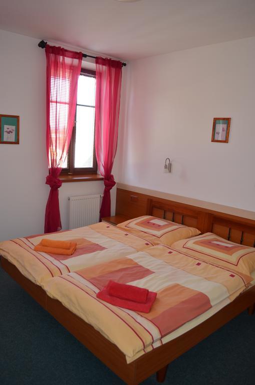 Hotel U Kapra Lázně Bělohrad Quarto foto