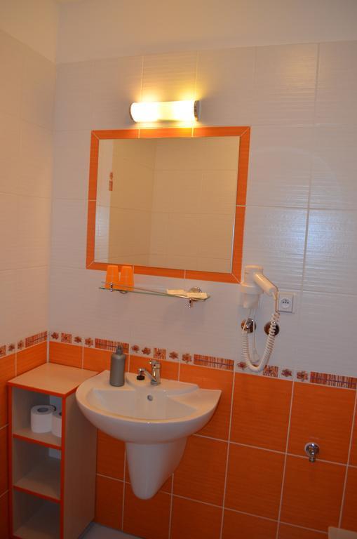 Hotel U Kapra Lázně Bělohrad Quarto foto